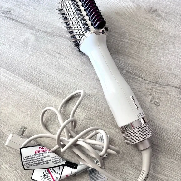Shark SmoothStyle Hair Dryer Brush - Picture 2 of 4